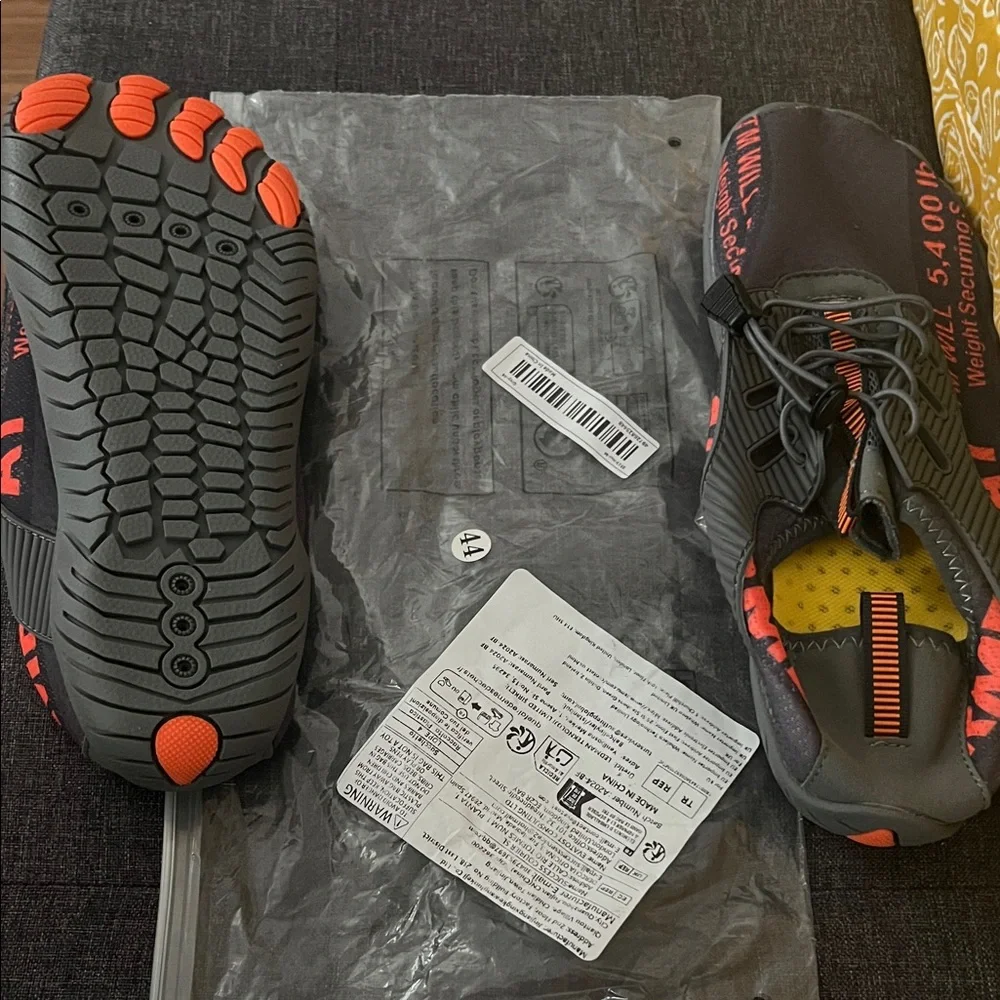 #1519** Stylish Black and Orange Unisex’s Breathable Water Shoes - Picture 3 of 15